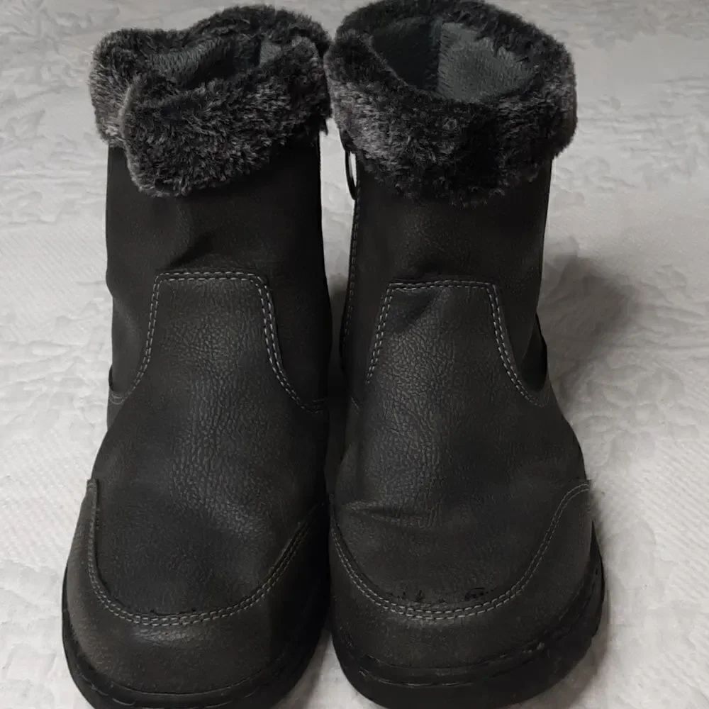KHOMBUâGrayâWinterâBooties - Picture 2 of 13